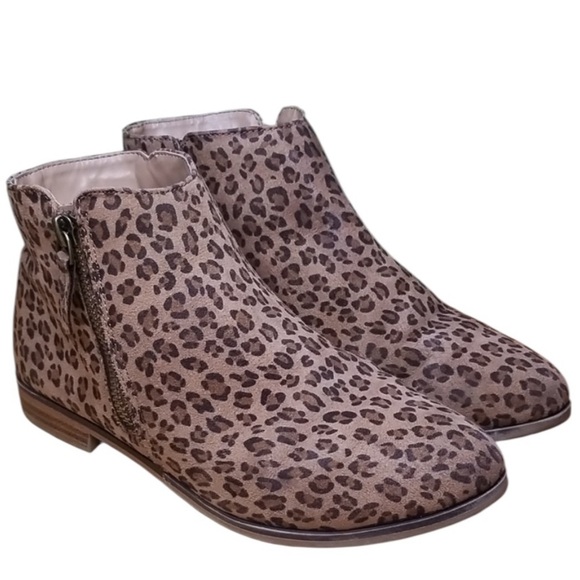 Cat & Jack Girl's Leopard Casual Winter Classic Booties Size 4 - Picture 1 of 5